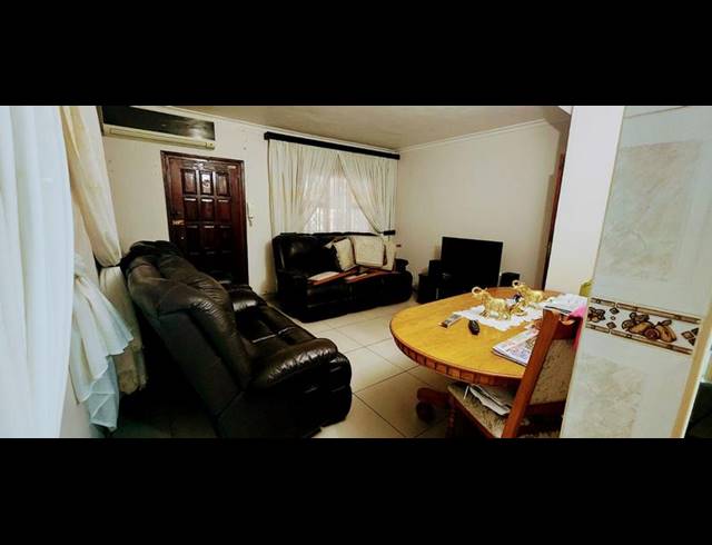 3 BEDROOM HOUSE FOR SALE IN MONTFORD